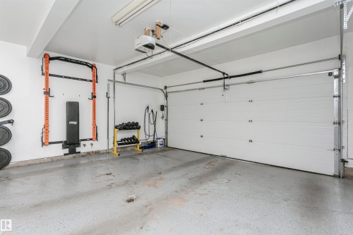 177 Wolf Willow Crescent Nw, Edmonton, AB - Indoor Photo Showing Garage