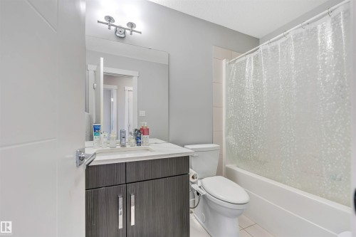 3478 Weidle Way, Edmonton, AB - Indoor Photo Showing Bathroom