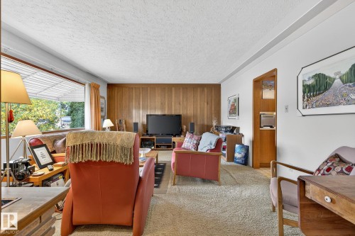 7708 98A Avenue Nw, Edmonton, AB - Indoor