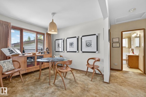 7708 98A Avenue Nw, Edmonton, AB - Indoor