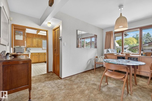 7708 98A Avenue Nw, Edmonton, AB - Indoor Photo Showing Dining Room