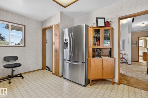 7708 98A Avenue Nw, Edmonton, AB - Indoor