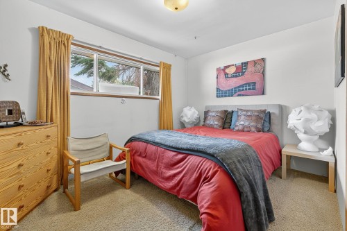 7708 98A Avenue Nw, Edmonton, AB - Indoor Photo Showing Bedroom