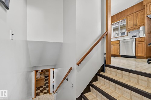 7708 98A Avenue Nw, Edmonton, AB - Indoor Photo Showing Other Room