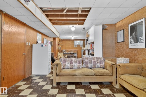 7708 98A Avenue Nw, Edmonton, AB - Indoor