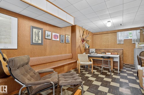 7708 98A Avenue Nw, Edmonton, AB - Indoor