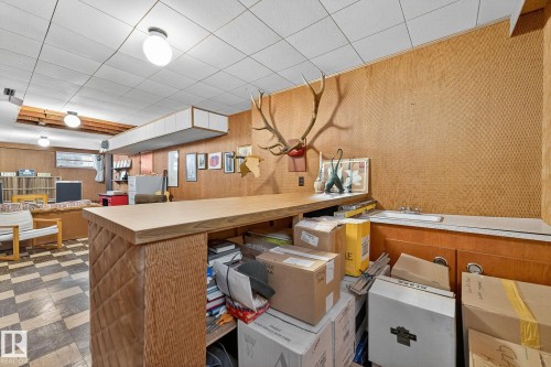 7708 98A Avenue Nw, Edmonton, AB - Indoor Photo Showing Other Room