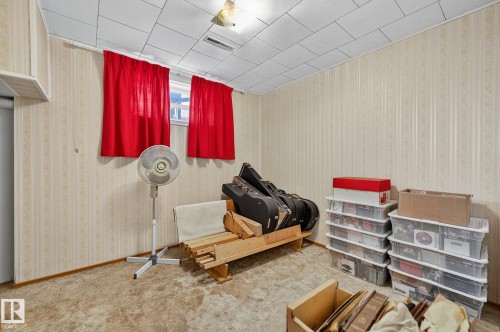 7708 98A Avenue Nw, Edmonton, AB - Indoor