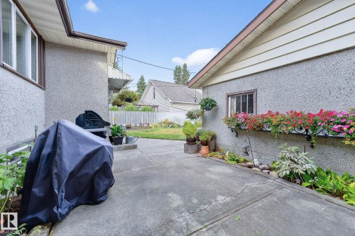 7708 98A Avenue Nw, Edmonton, AB - Outdoor With Exterior