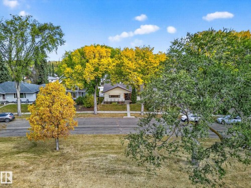 7708 98A Avenue Nw, Edmonton, AB - Outdoor With View