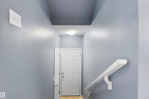 36 2503 24 Street, Edmonton, AB - Indoor Photo Showing Other Room