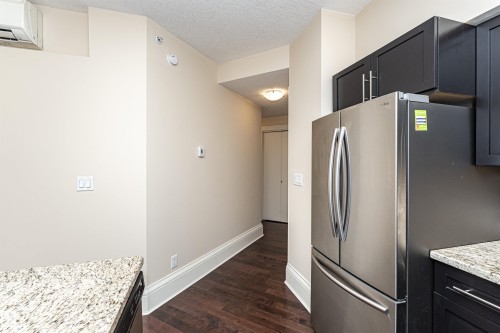 1804 10136 104 Street, Edmonton, AB - Indoor Photo Showing Kitchen