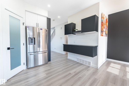 19 1703 16 Avenue, Edmonton, AB - Indoor