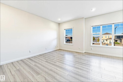 19 1703 16 Avenue, Edmonton, AB - Indoor Photo Showing Other Room