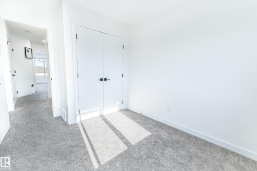 19 1703 16 Avenue, Edmonton, AB - Indoor Photo Showing Other Room