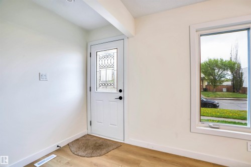 3806 85 Street, Edmonton, AB - Indoor Photo Showing Other Room