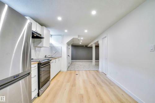 3806 85 Street, Edmonton, AB - Indoor Photo Showing Kitchen