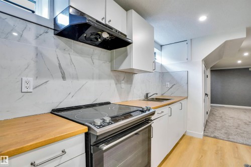 3806 85 Street, Edmonton, AB - Indoor Photo Showing Kitchen