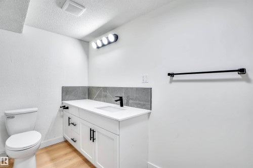 3806 85 Street, Edmonton, AB - Indoor Photo Showing Bathroom