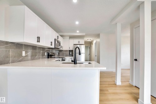 3806 85 Street, Edmonton, AB - Indoor Photo Showing Kitchen With Upgraded Kitchen
