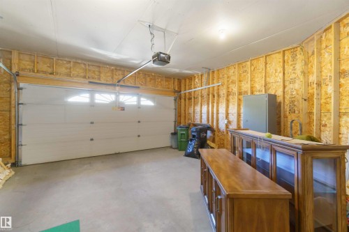 1 14428 Miller Boulevard, Edmonton, AB - Indoor Photo Showing Garage