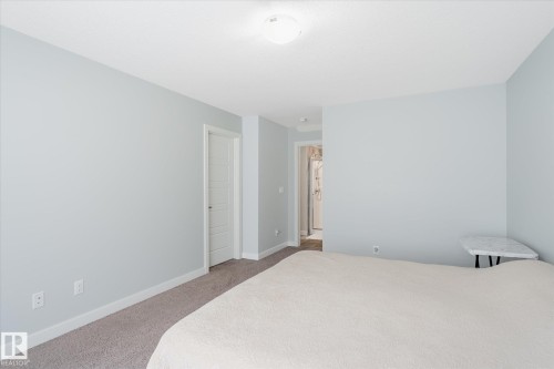 22143 80 Avenue, Edmonton, AB - Indoor Photo Showing Bedroom