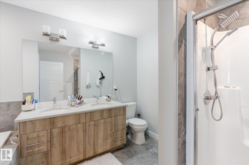 22143 80 Avenue, Edmonton, AB - Indoor Photo Showing Bathroom