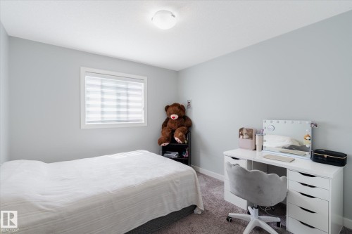22143 80 Avenue, Edmonton, AB - Indoor Photo Showing Bedroom