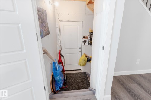 22143 80 Avenue, Edmonton, AB - Indoor Photo Showing Other Room