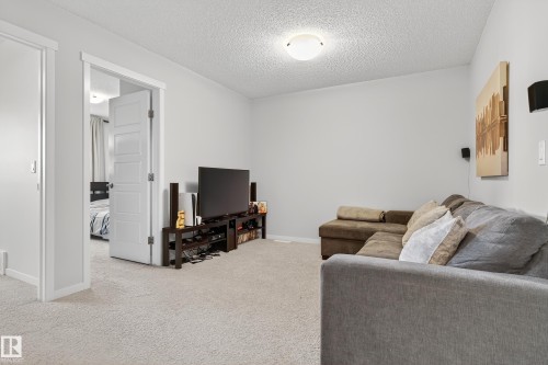 1536 22 St Nw, Edmonton, AB - Indoor