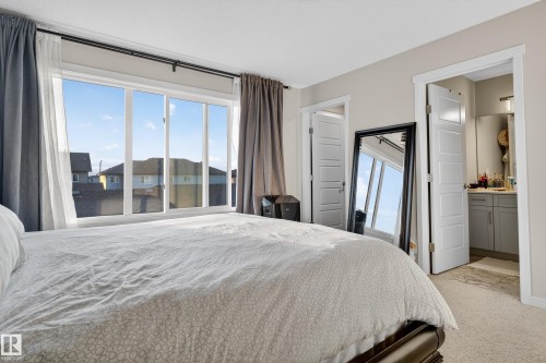 1536 22 St Nw, Edmonton, AB - Indoor Photo Showing Bedroom