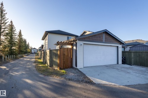 Edmonton, AB - Outdoor