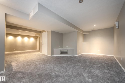 Edmonton, AB - Indoor Photo Showing Other Room