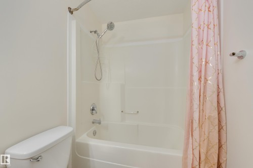 Edmonton, AB - Indoor Photo Showing Bathroom