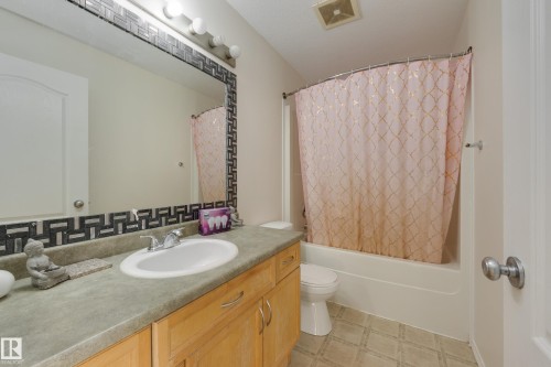 Edmonton, AB - Indoor Photo Showing Bathroom