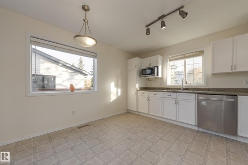 Edmonton, AB - Indoor Photo Showing Kitchen