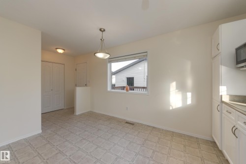 Edmonton, AB - Indoor Photo Showing Kitchen