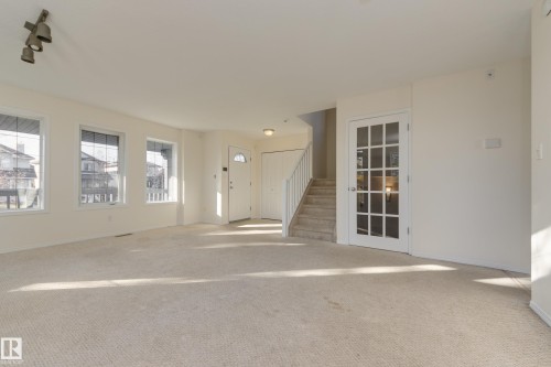 Edmonton, AB - Indoor Photo Showing Other Room