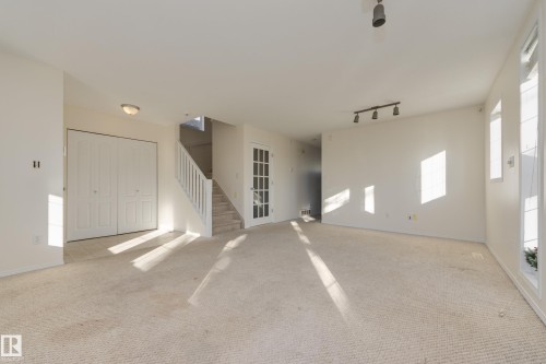 Edmonton, AB - Indoor Photo Showing Other Room