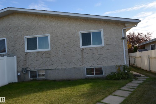 132 Millbourne Road E, Edmonton, AB - Outdoor