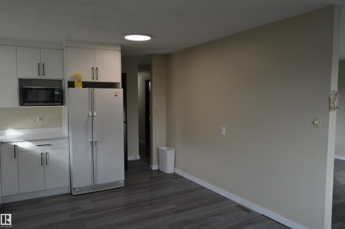 132 Millbourne Road E, Edmonton, AB - Indoor Photo Showing Kitchen