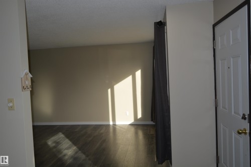 132 Millbourne Road E, Edmonton, AB - Indoor Photo Showing Other Room