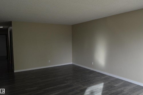 132 Millbourne Road E, Edmonton, AB - Indoor Photo Showing Other Room