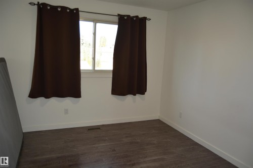 132 Millbourne Road E, Edmonton, AB - Indoor Photo Showing Other Room