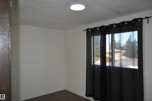 132 Millbourne Road E, Edmonton, AB - Indoor Photo Showing Other Room