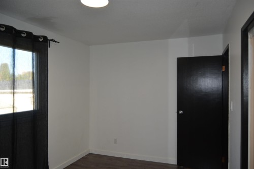 132 Millbourne Road E, Edmonton, AB - Indoor Photo Showing Other Room
