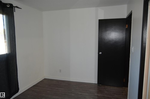 132 Millbourne Road E, Edmonton, AB - Indoor Photo Showing Other Room