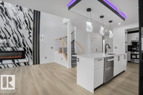 15415 20 Street Nw, Edmonton, AB - Indoor Photo Showing Kitchen With Upgraded Kitchen