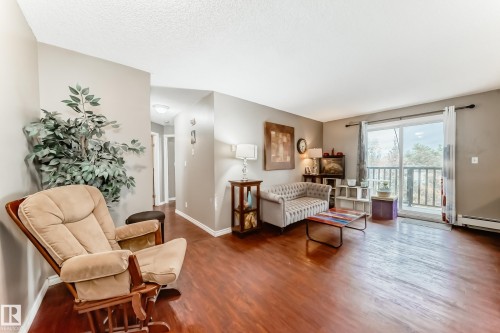 305 12710 127 Street, Edmonton, AB - Indoor Photo Showing Living Room