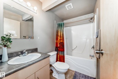 305 12710 127 Street, Edmonton, AB - Indoor Photo Showing Bathroom